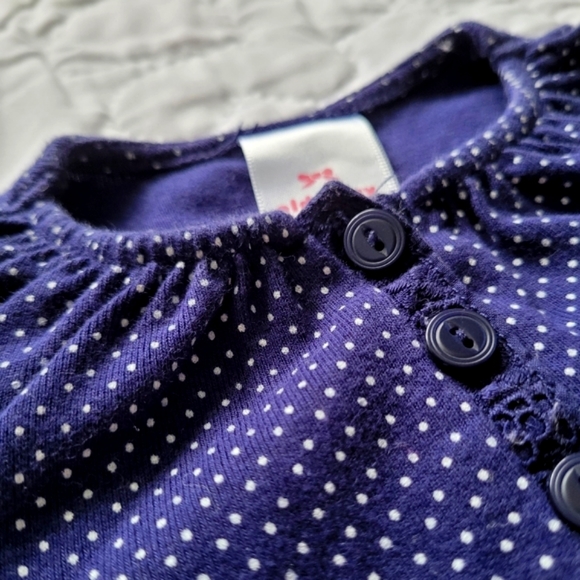 10/$20 ❄️ Old Navy Onesie - Picture 3 of 5